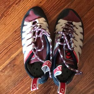 Five Ten rock climbing shoes, “siren” 6.5